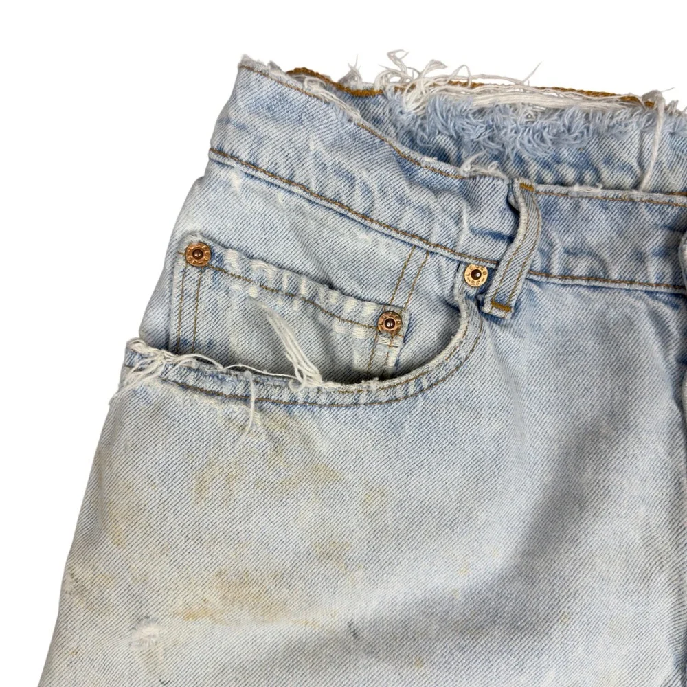 Vtg 90s Levi's 550 Cutoff Shorts‎ Women's 32 Light Wash Distressed Thrashed USA